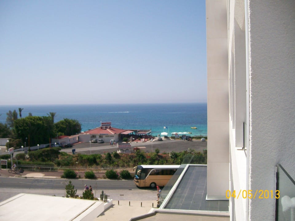 Seitenblick zum Meer Napa Mermaid Hotel & Suites