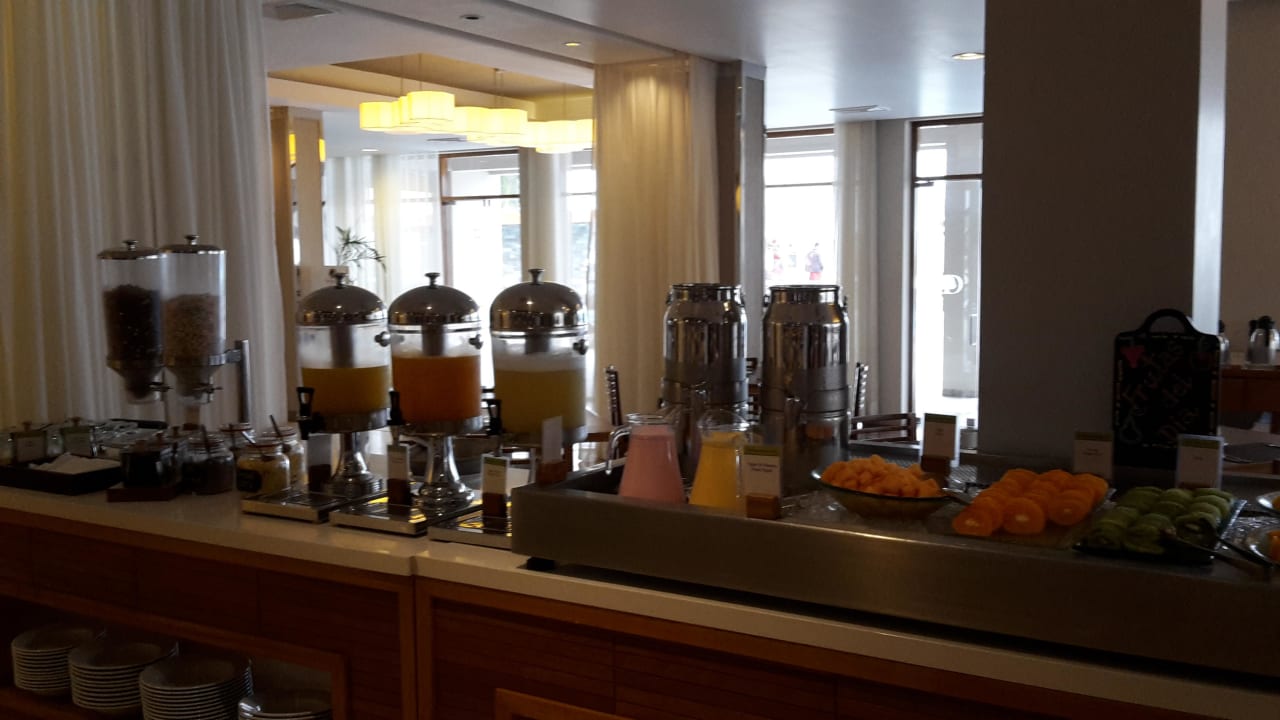 Frühstücksbuffet  DoubleTree by Hilton Resort Paracas