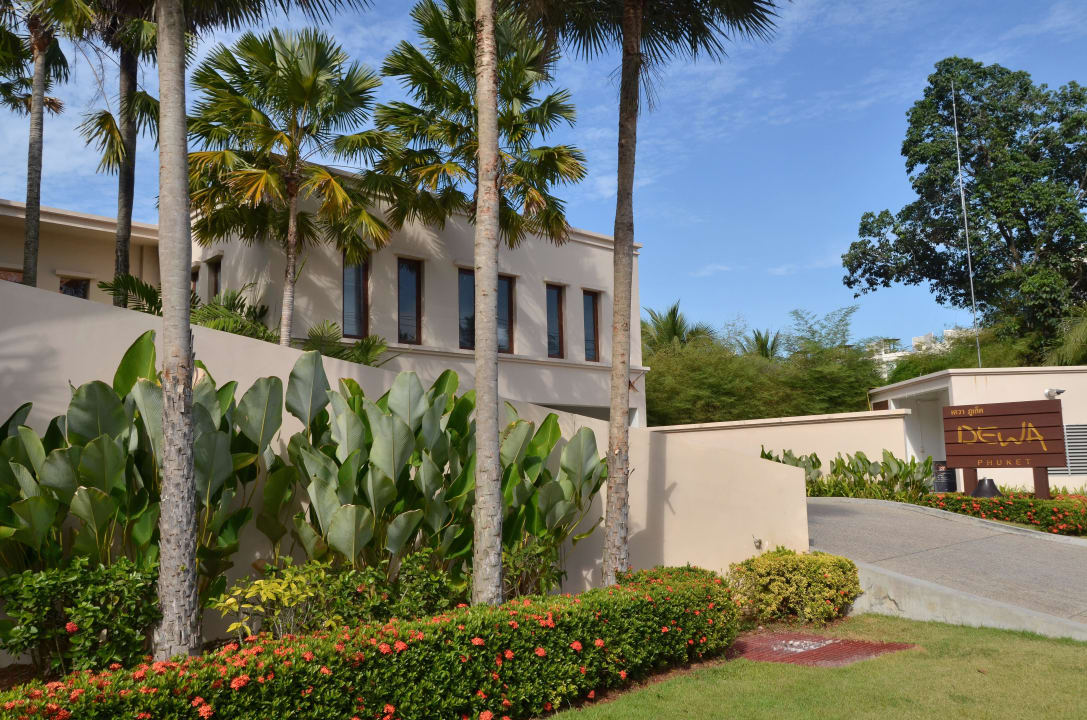 Auffahrt zur Lobby Dewa Phuket Resort and Villas