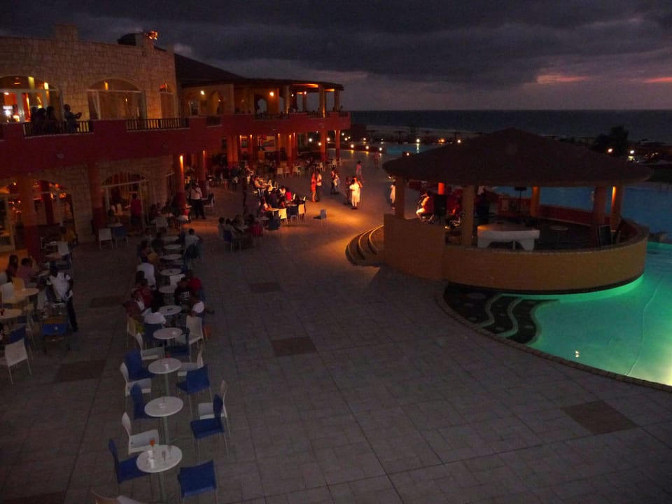 Pool und Pool - Bar Occidental Boa Vista Beach