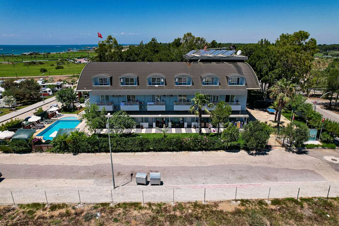 Außenansicht Prenses Sealine Beach Hotel