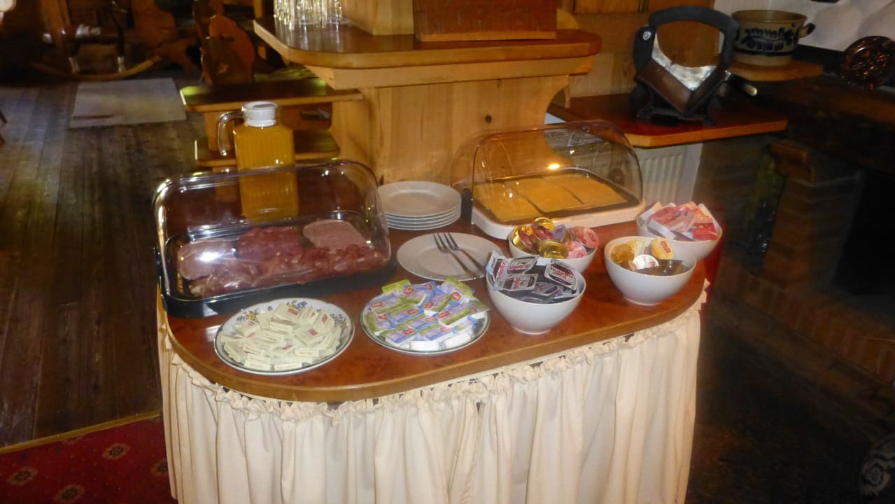 Teil vom Frühstücksbuffet Wirtshaus Poppeltal