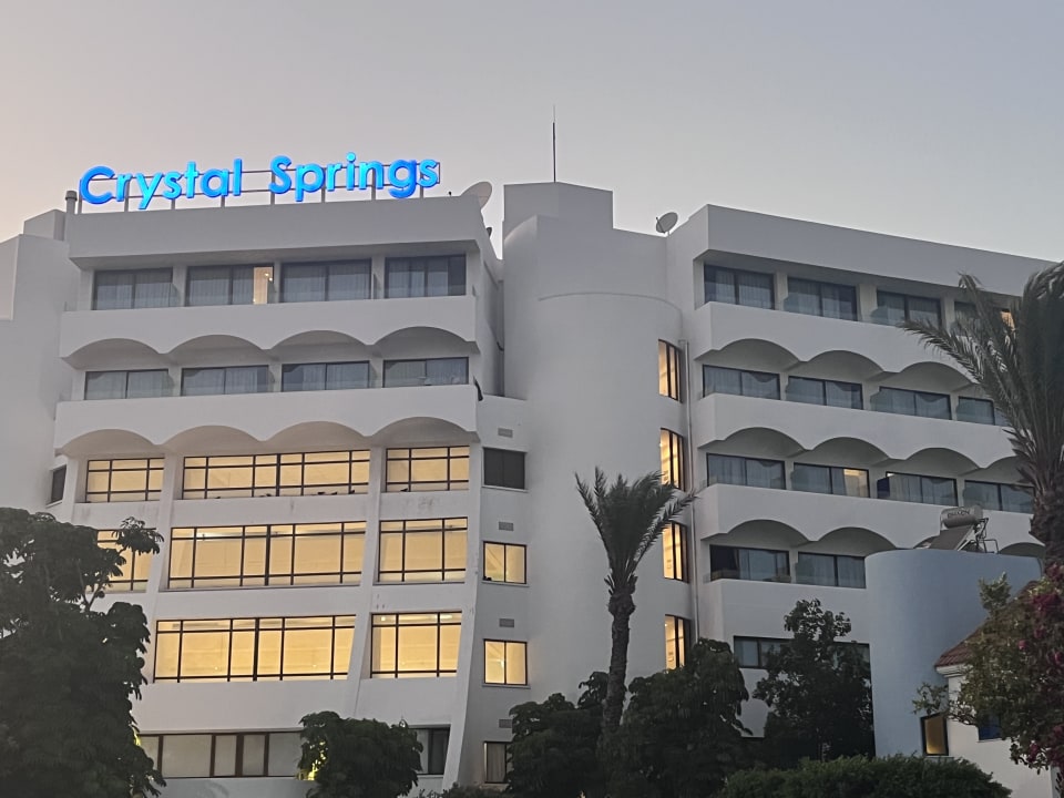 Außenansicht Crystal Springs Beach Hotel