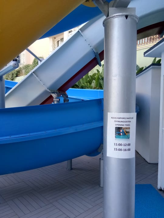 Pool Side Royal Palace Hotel & Spa