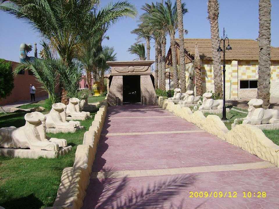 Eingang zum Showzelt Pickalbatros Alf Leila Wa Leila Resort - Neverland Hurghada