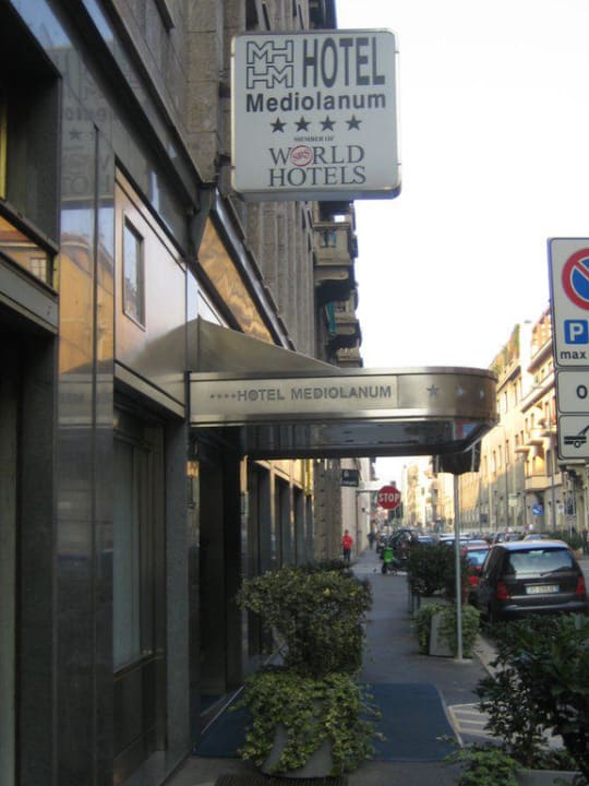Eingang zum Hotel Hotel Mediolanum