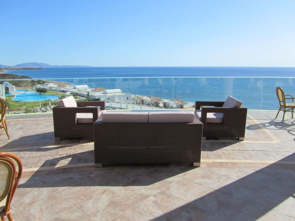 Sitzgelegenheit mit Blick auf das Meer Atrium Prestige Thalasso Spa Resort & Villas