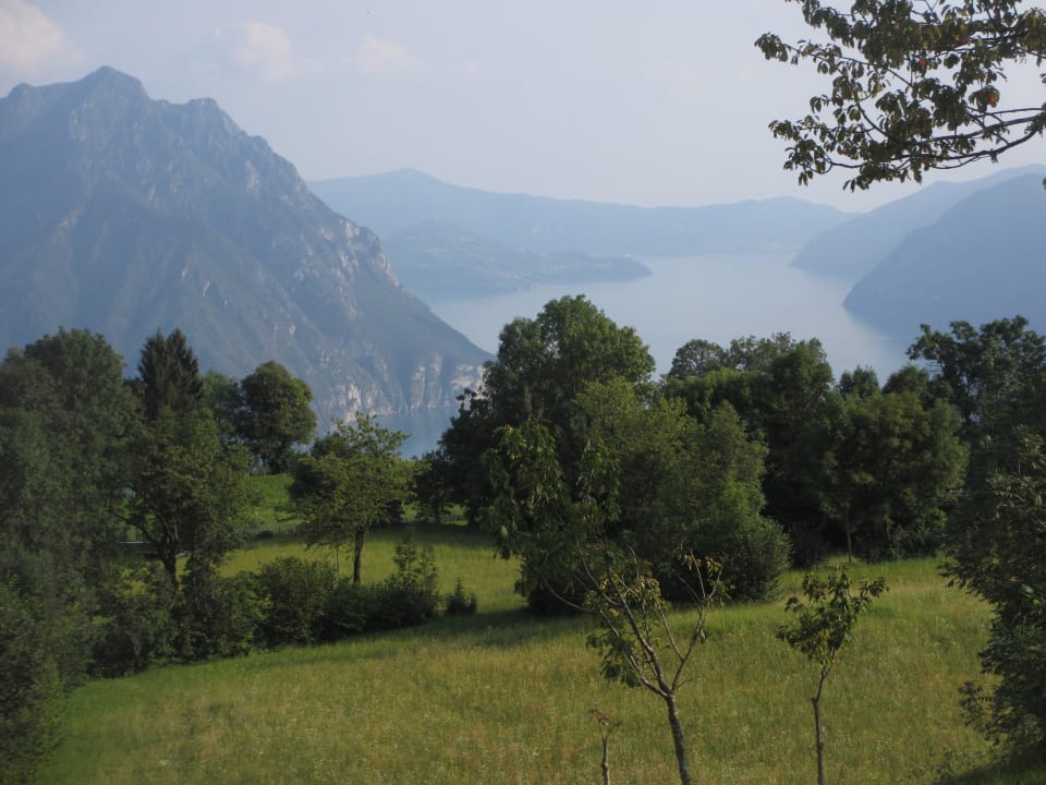 Panorama nach ca. 15 min Fußweg nach Osten Hotel Miralago