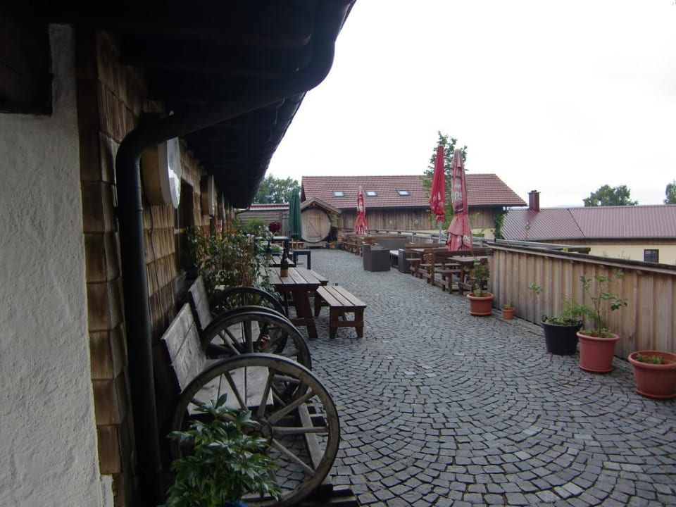 Terrasse vom Restaurant 1. Bier & Wohlfühlhotel Gut Riedelsbach