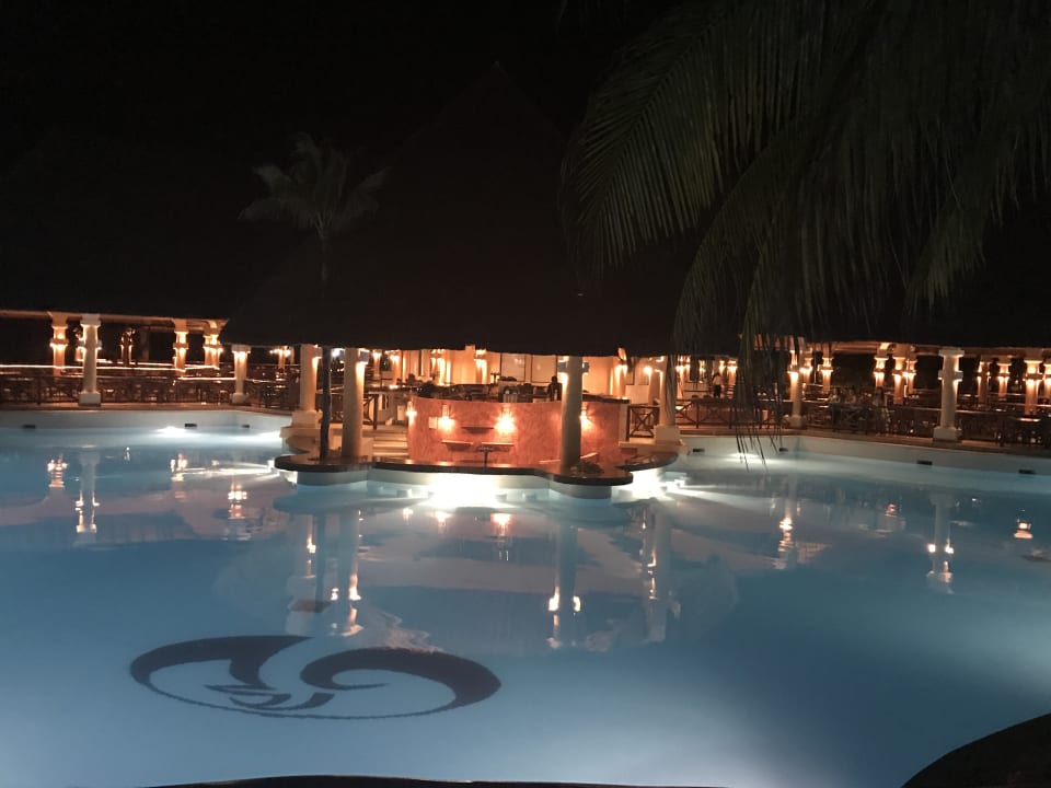 Pool Grand Palladium Kantenah Resort & Spa