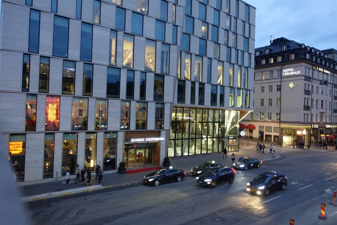 Hotel z zewnątrz Hotel Scandic Continental
