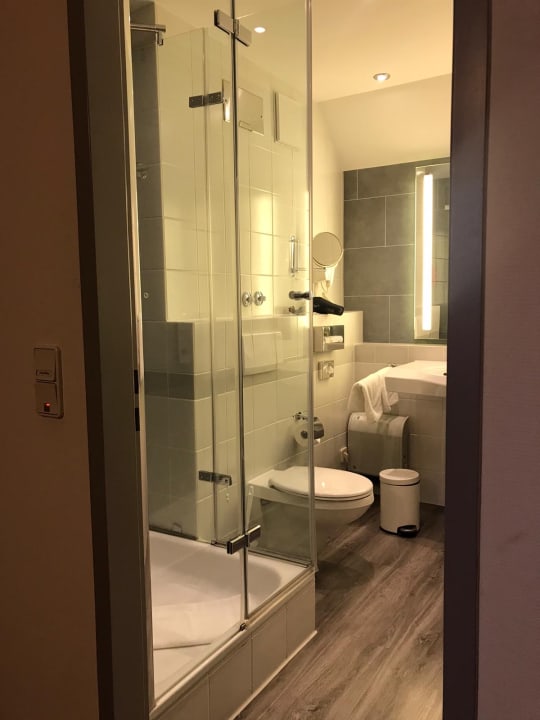 Zimmer Leonardo Hotel Hamburg Airport