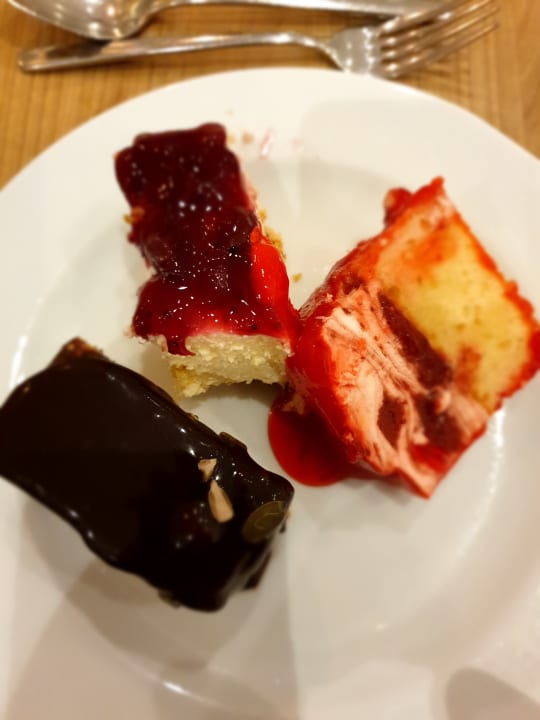 Gastro The Blue Ivy Hotel & Suites