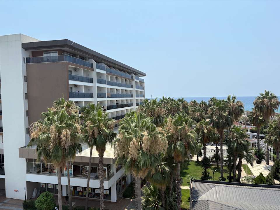 Außenansicht Hotel Royal Garden Beach