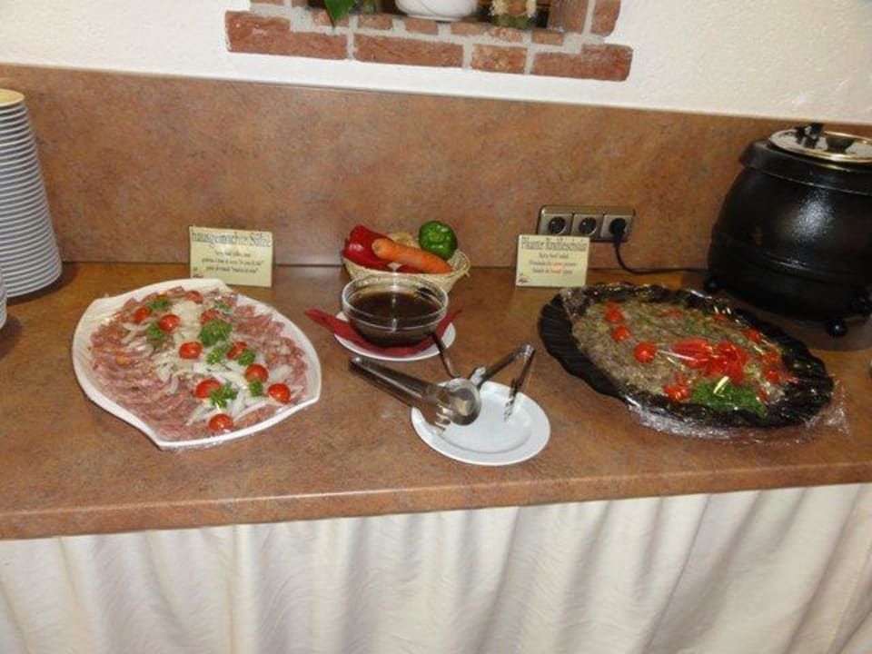 Sülze und Rindfleischsalat Garni Hotel - Das Alpin Kaiserzeit