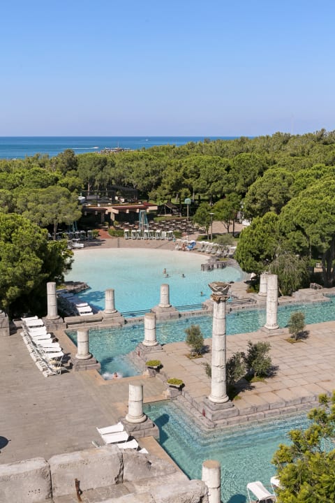 Pool Xanadu Resort Hotel
