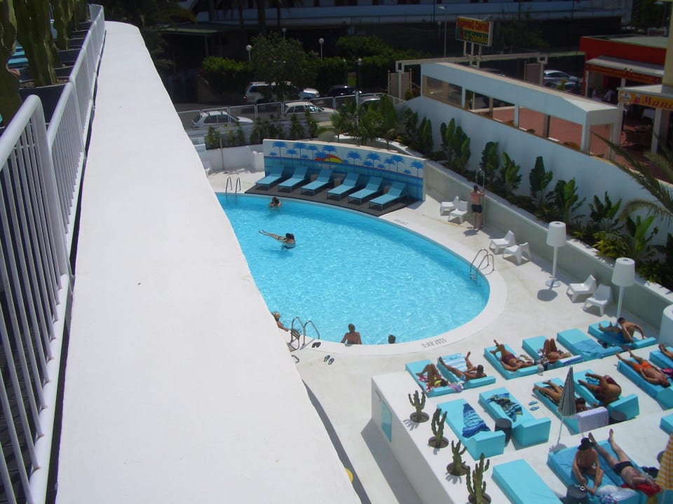 Poolanlage Hotel Gold by Marina