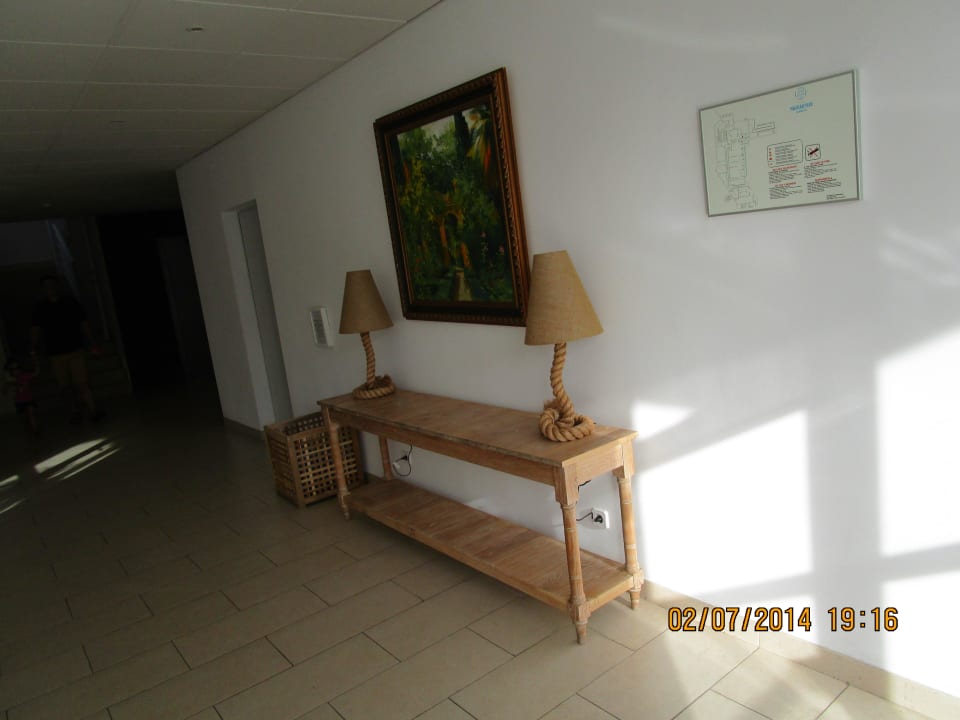 Flur zum Fahrstuhl allsun Hotel Paguera Park