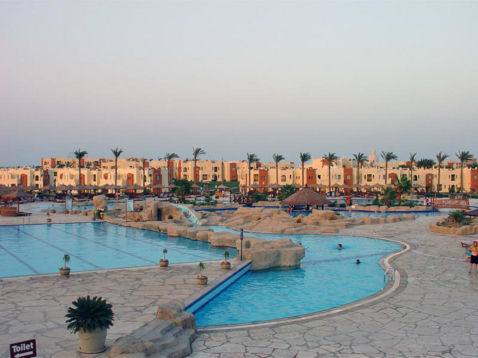 Hauptpoollandschaft SUNRISE Royal Makadi Resort