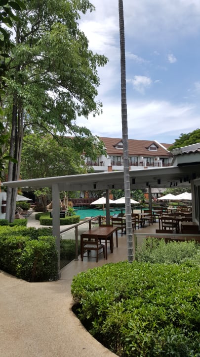 Gastro Woodlands Hotel & Resort