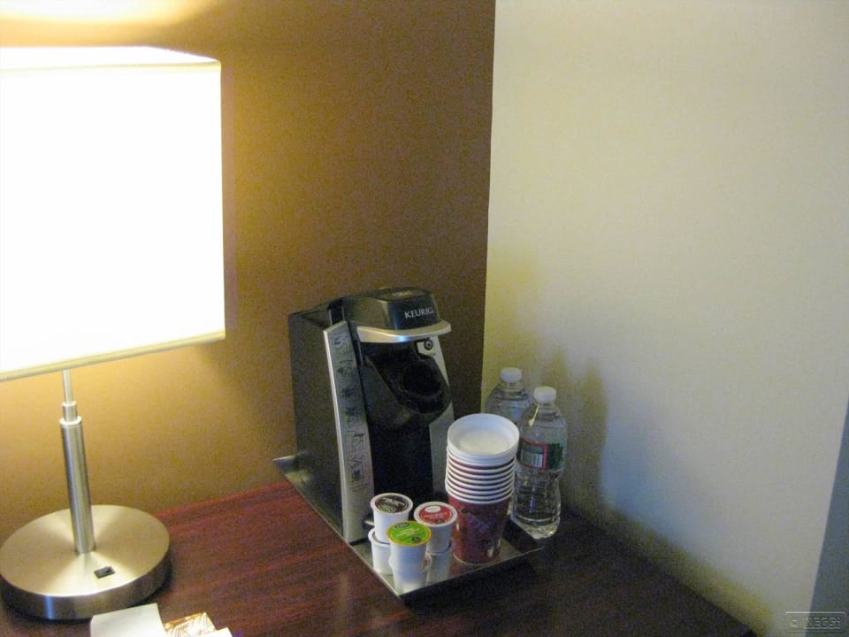 Kapselkaffeemaschine, Kapseln inklusive Martinique New York on Broadway, Curio Collection by Hilton