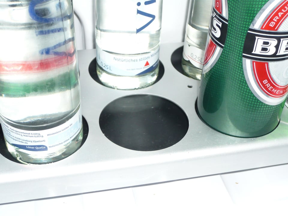 Big Brother: Sensoren in der Mini-Bar melden alles Hilton Frankfurt Airport