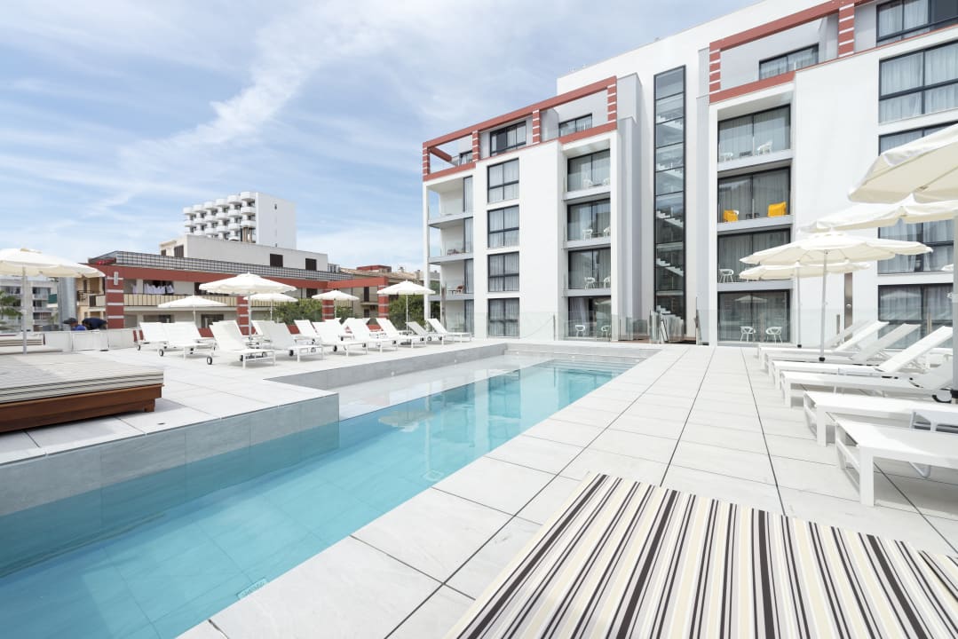 Pool Kyrat Amarac Suites