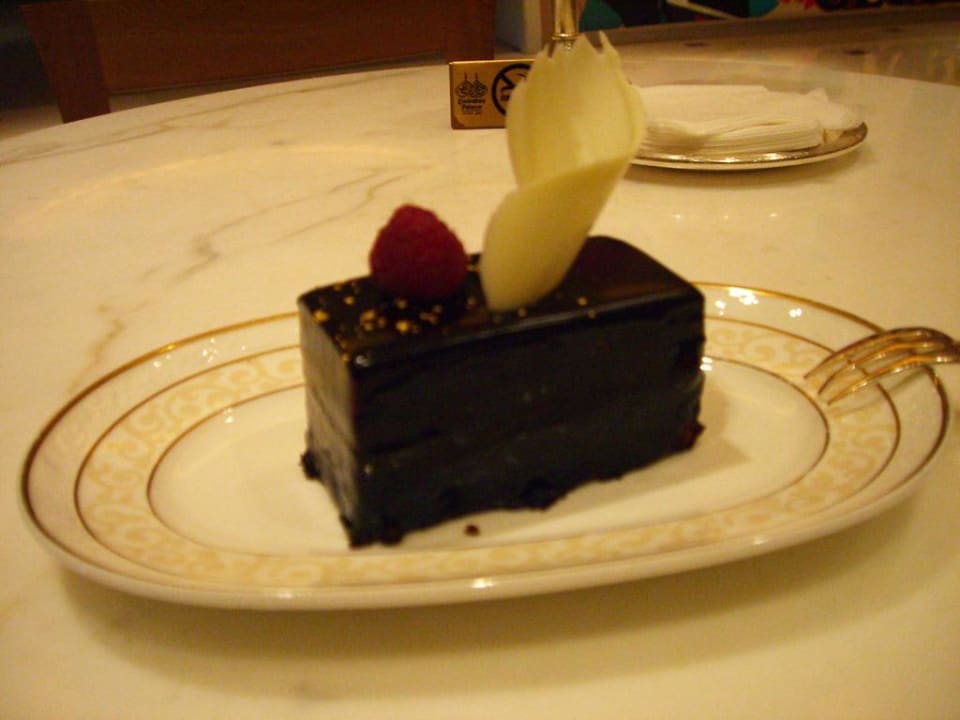 Torta al bar Emirates Palace Mandarin Oriental