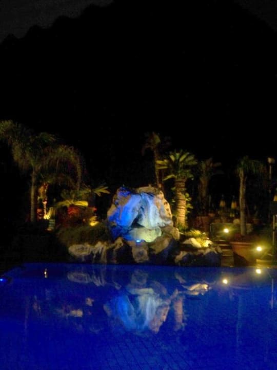 Pool by night Sorriso Thermae Resort & SPA