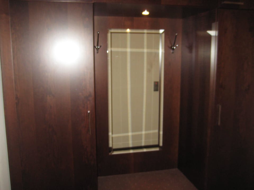 Garderobe Bernstein Villa Kastania