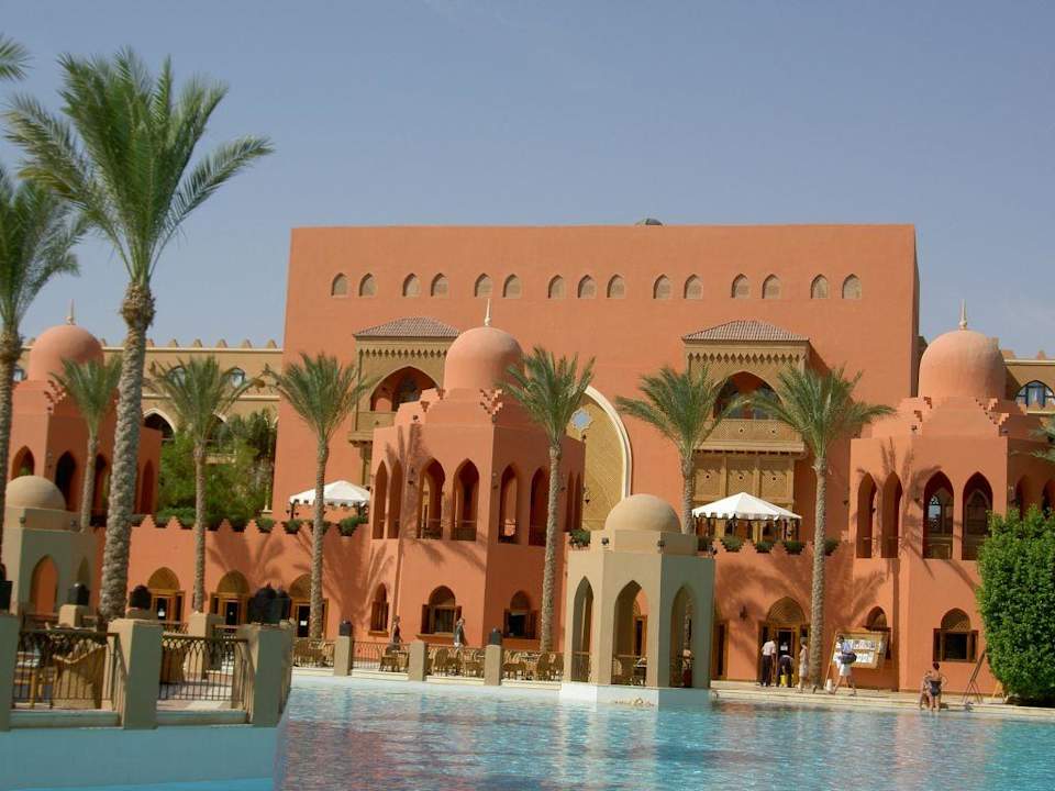 Blick zum Rezeptionsgebäude Makadi Palace
