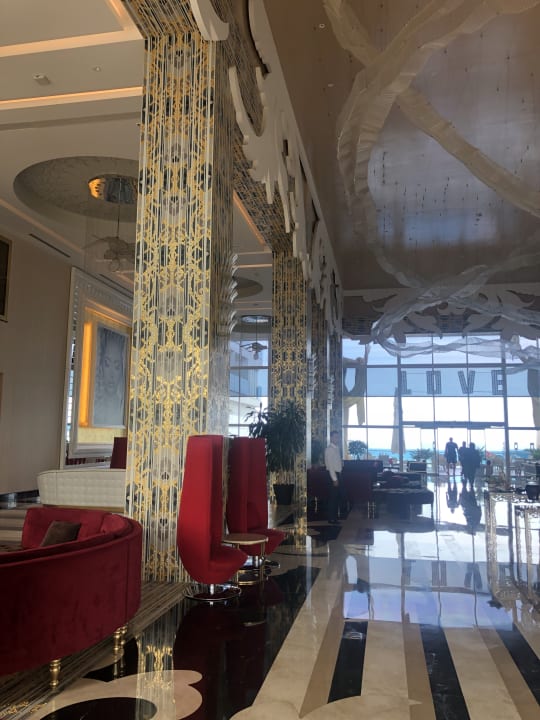 Lobby Azura Deluxe Resort & Spa Hotel