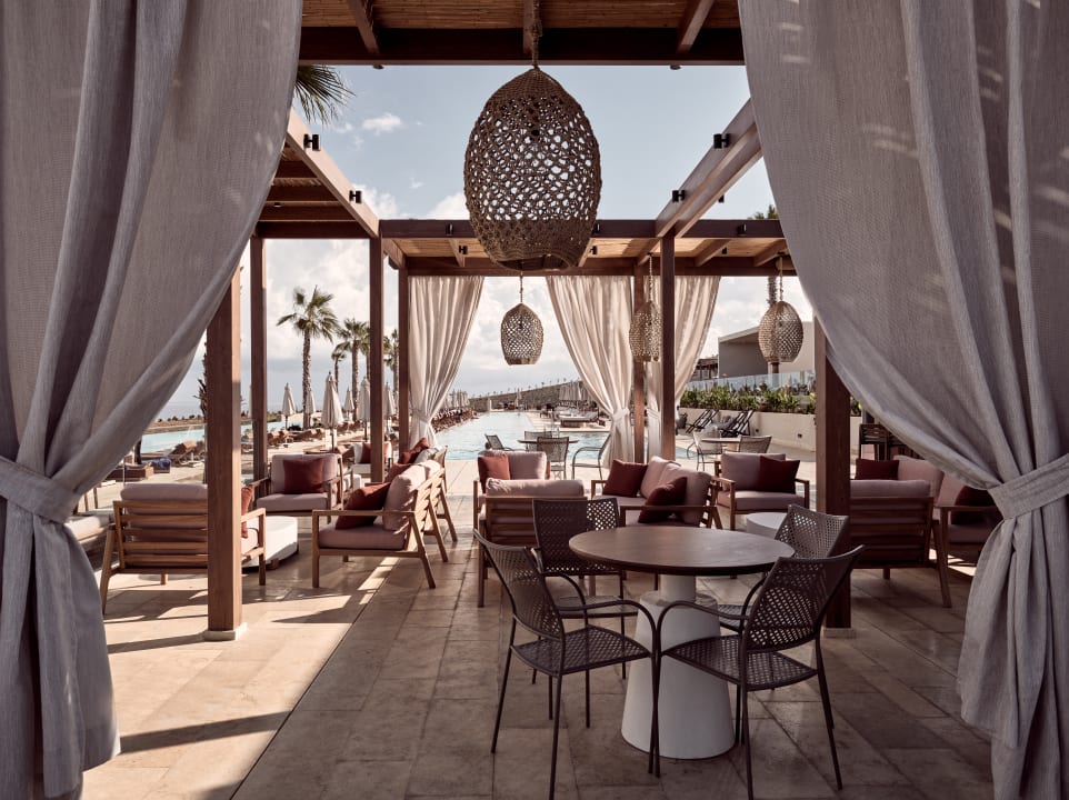 Gastro The Royal Senses Resort, Curio Collection by Hilton