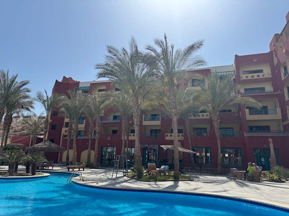 Pool Hotel Sun & Sea