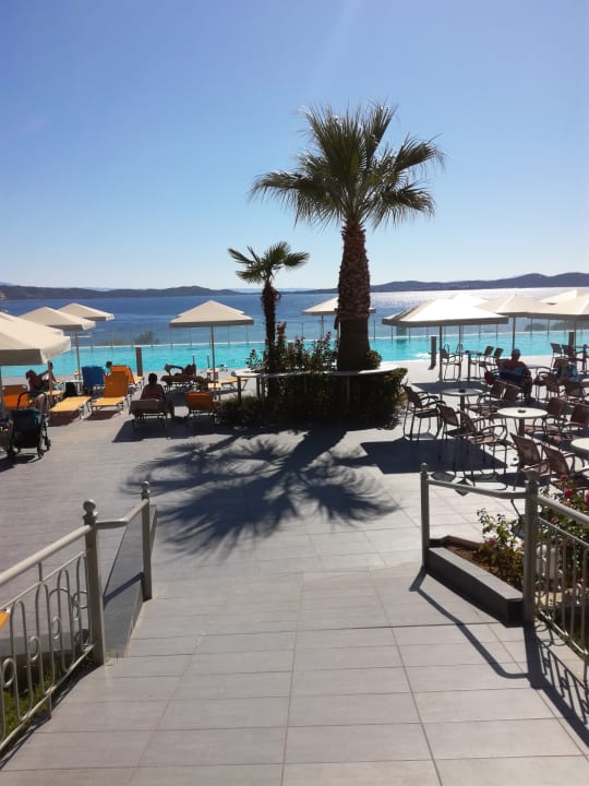 Pool Akrathos Beach Hotel