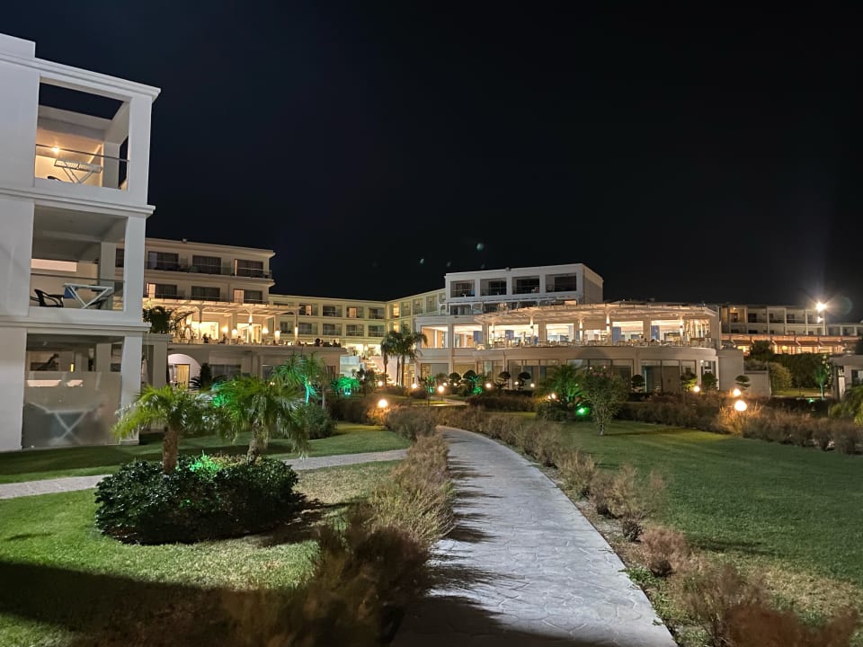 Gartenanlage Asterias Beach Resort