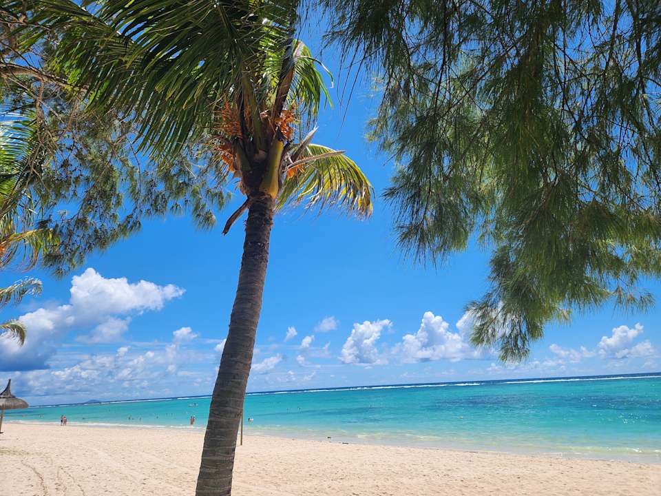 Strand Crystals Beach Resort Belle Mare, a member of Radisson Individuals