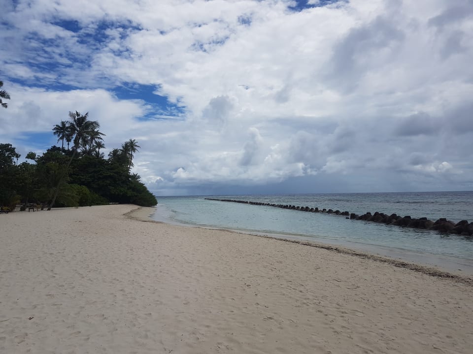 Strand Kuredu Island Resort & Spa