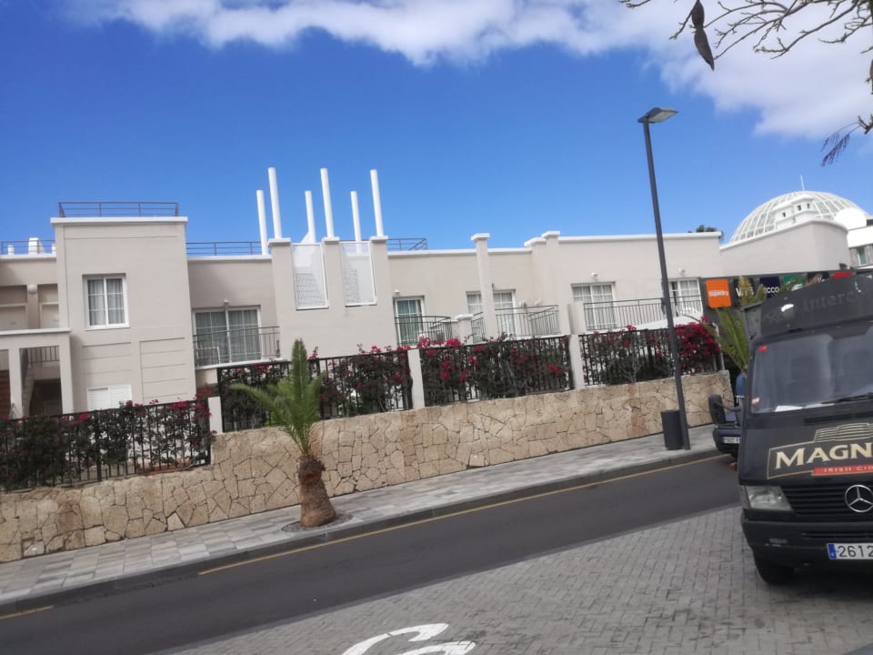 Von der Bergseite zur Anlage Los Olivos Beach Resort