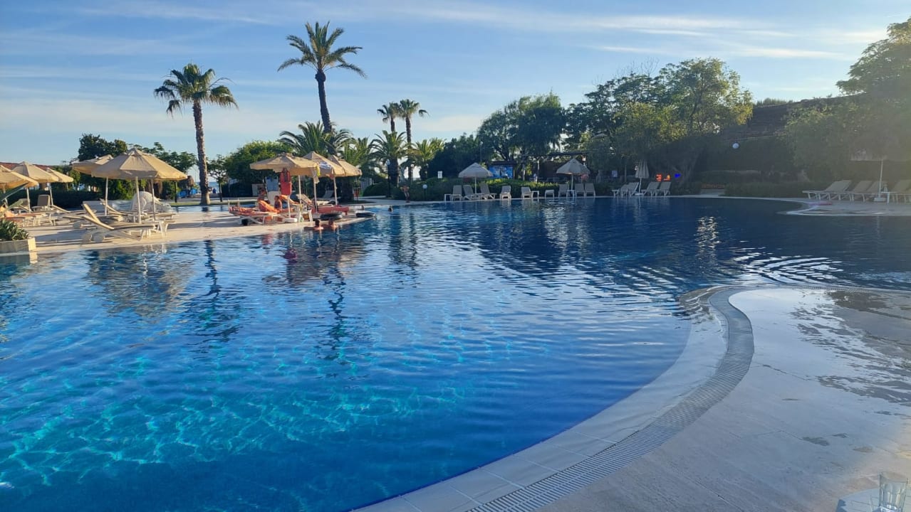 Pool Sunrise Resort Hotel