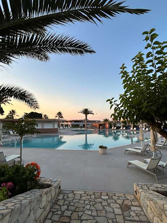 Pool Anissa Beach & Village