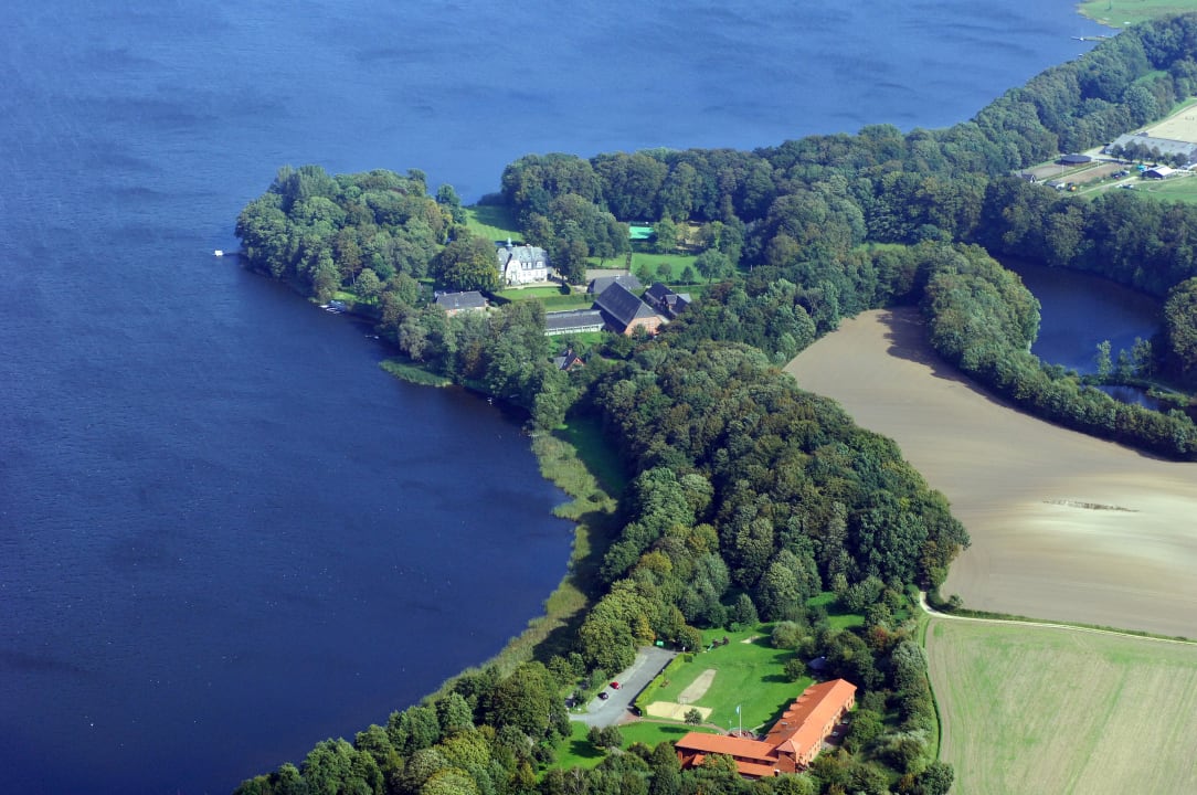 Außenansicht Jugendherberge Westensee