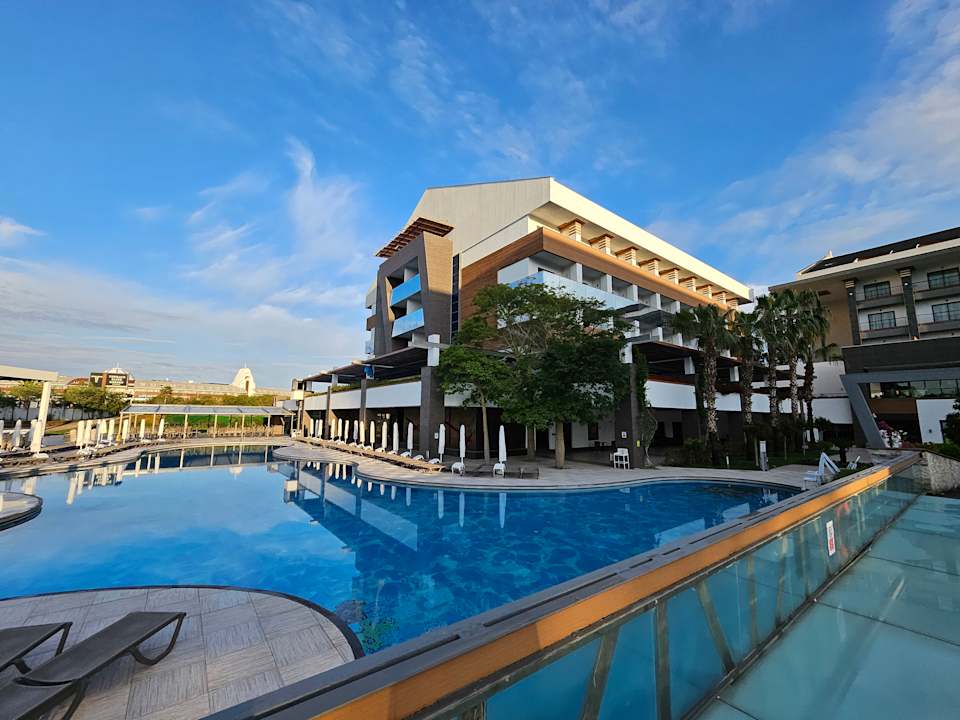Pool Terrace Elite Resort