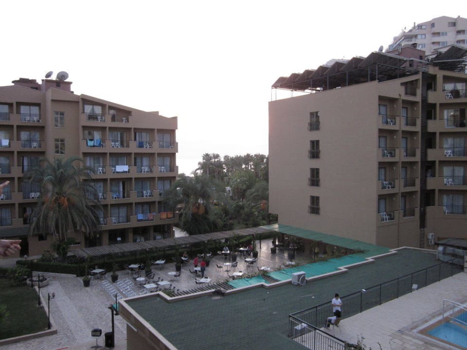 Zwei der zum Hotel gehörenden Häuser Falcon Hotel