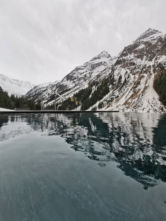 Pool Alpine Resort Sportalm