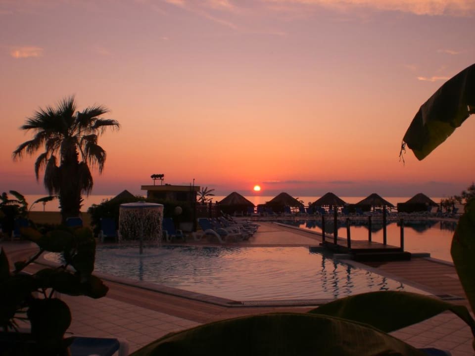 Ein weiterer Sundowner Villaggio Torre Ruffa Robinson