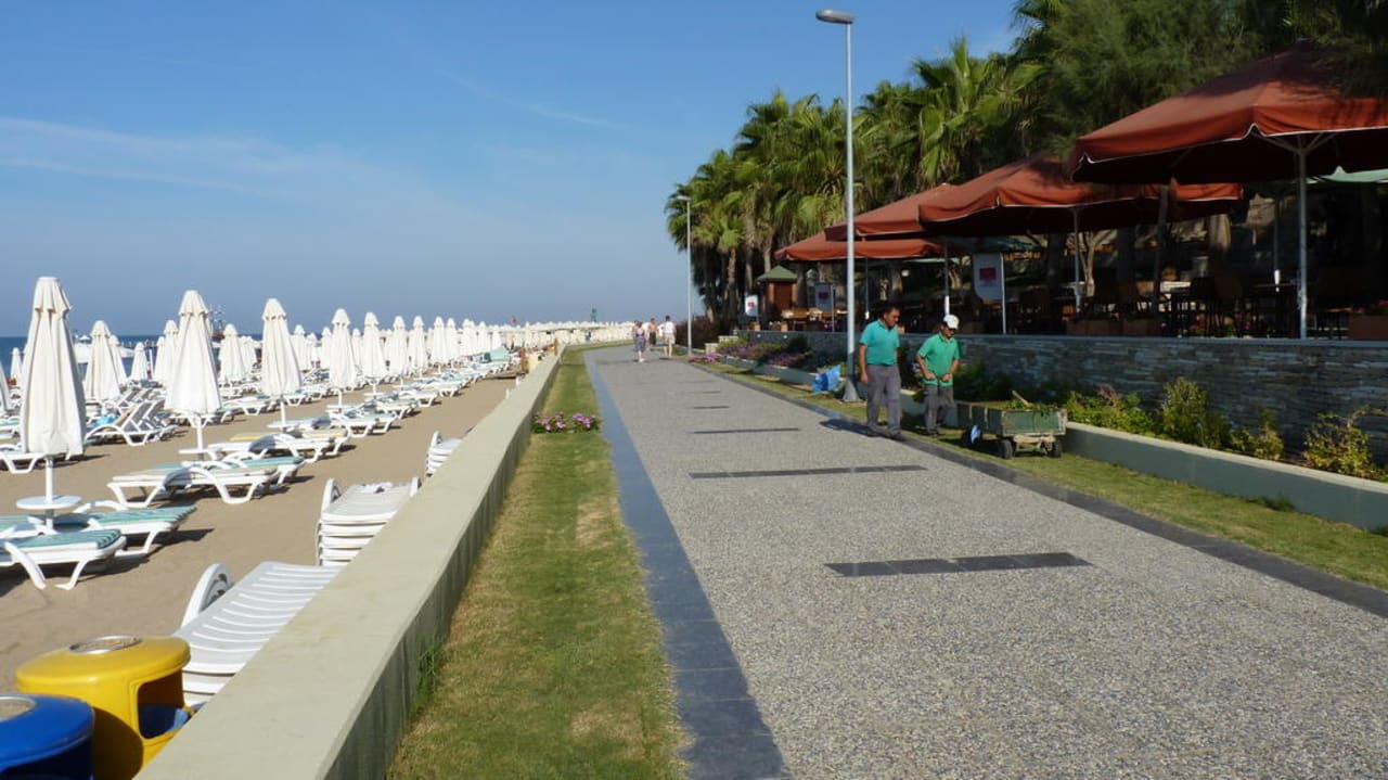Strandpromenade Arum Barut Collection