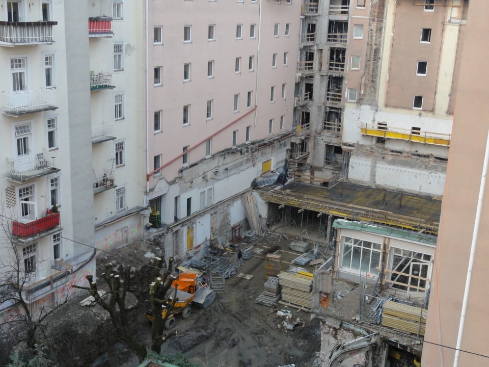 Großbaustelle Crown Plaza Hotel Markus Sittikus