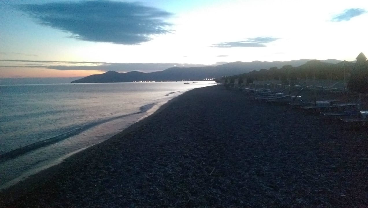 Traumblick am Strand Kouros Seasight Hotel