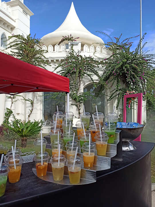 Sonstiges Kamelya Aishen Club